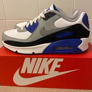 Nike air Max 90 - Size 5 youth but 7 women’s